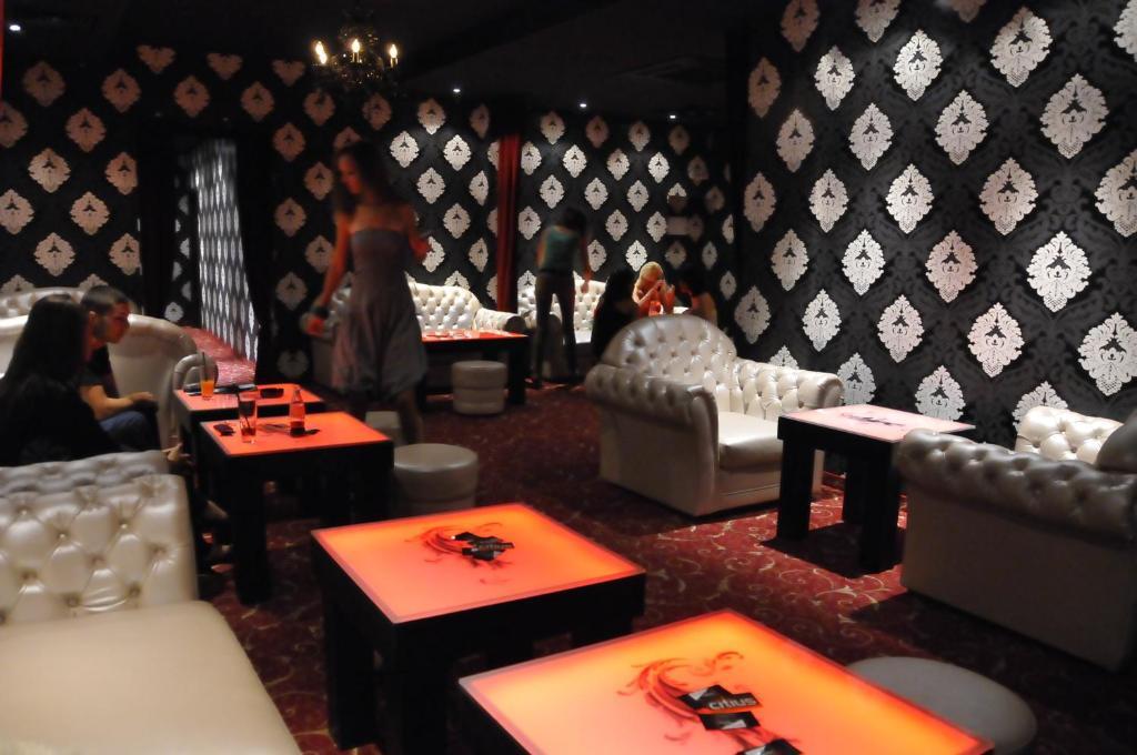 Citius Hotel Varna Extérieur photo